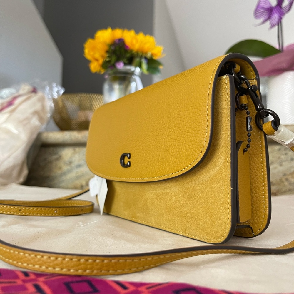 New coach leather crossbody - Picture 2 of 10